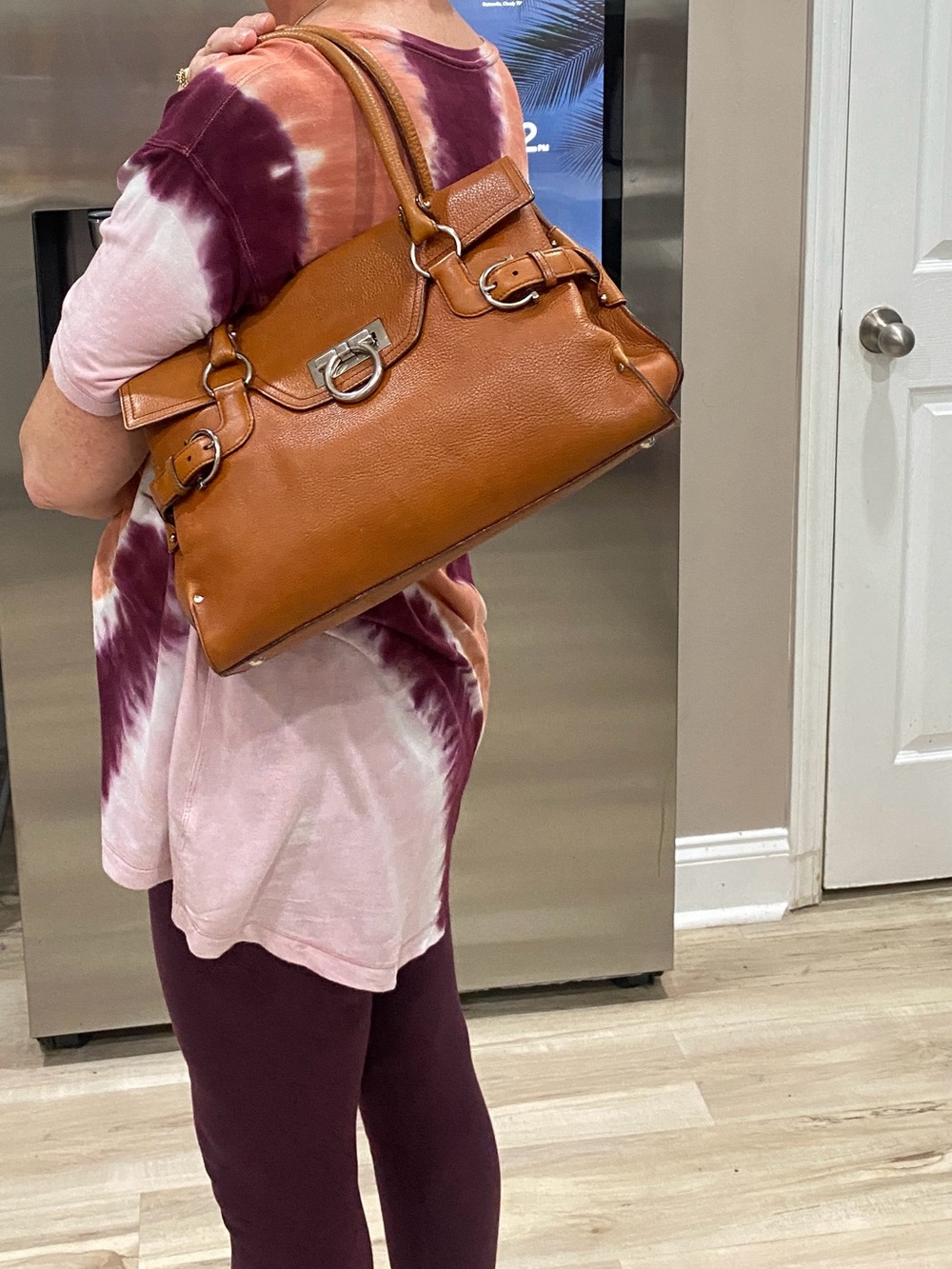 Salvatore Ferragamo Gancini Leather Top-Handle Bag - Picture 11 of 11